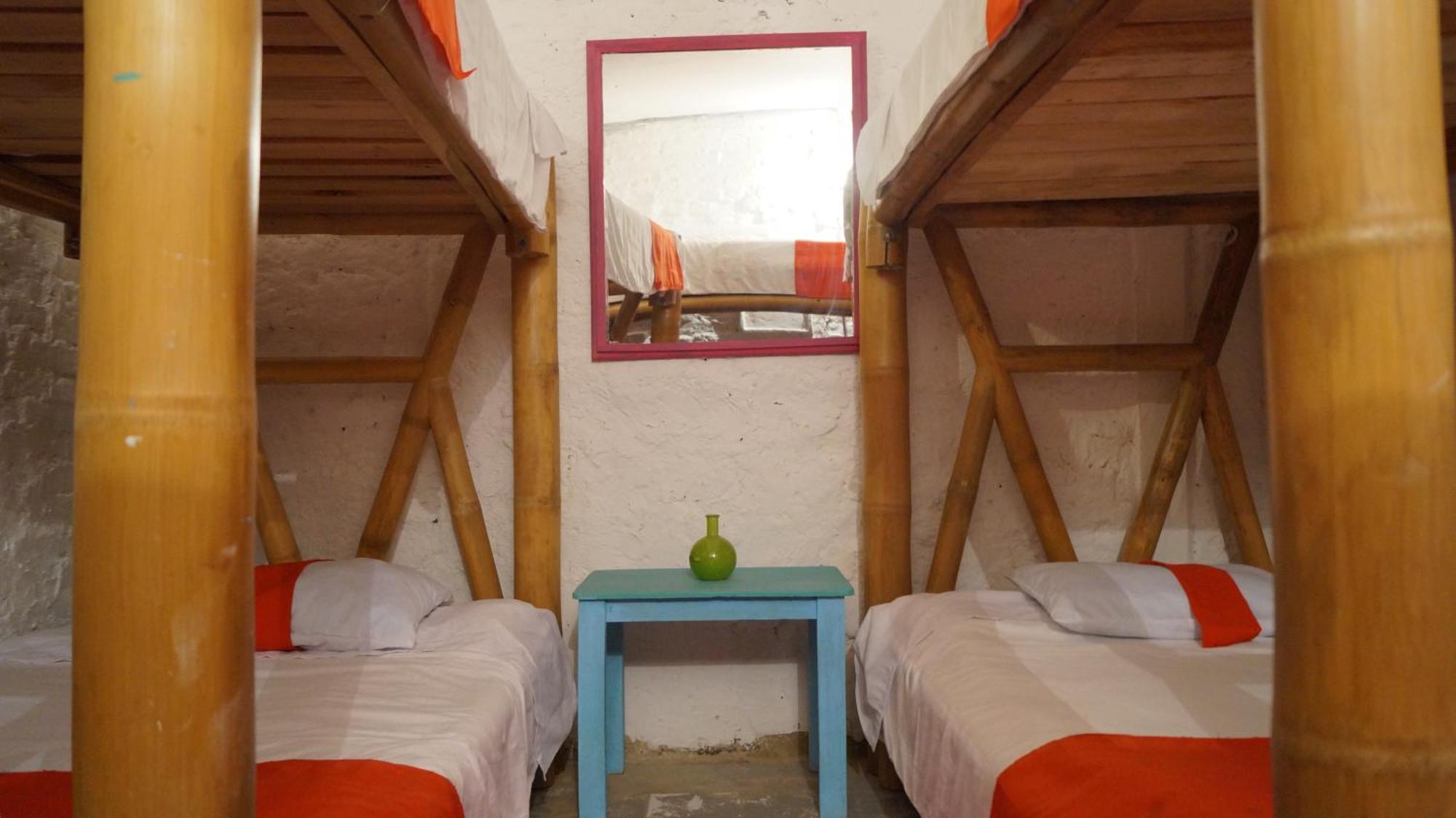 Lima Limon Candelaria Hostel Bogota Bagian luar foto