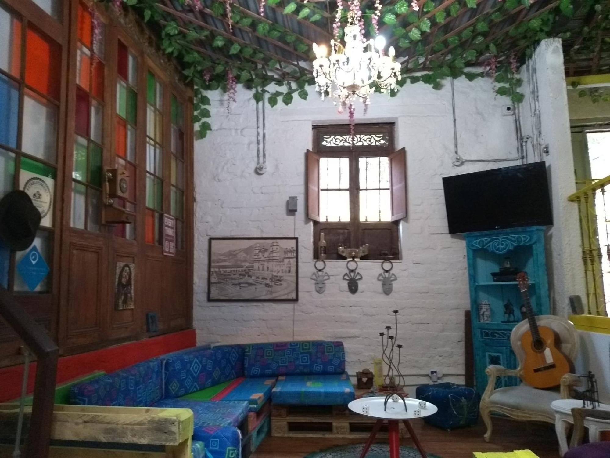 Lima Limon Candelaria Hostel Bogota Bagian luar foto